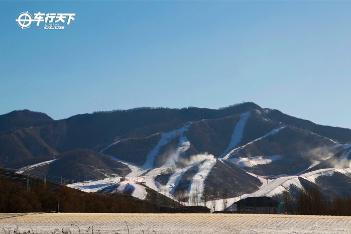 冬季逃离雾霾 草原天路体验冰雪世界