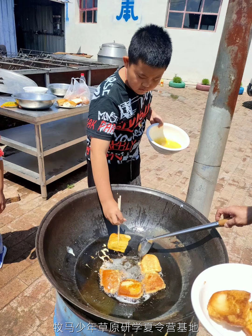 唐山蠢鱼亲子书屋草原夏令营