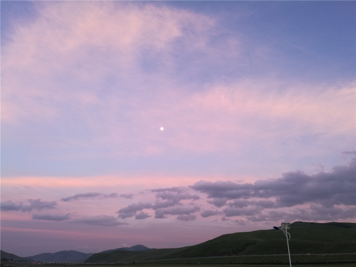 草原风门前 夕阳 落日 祥云