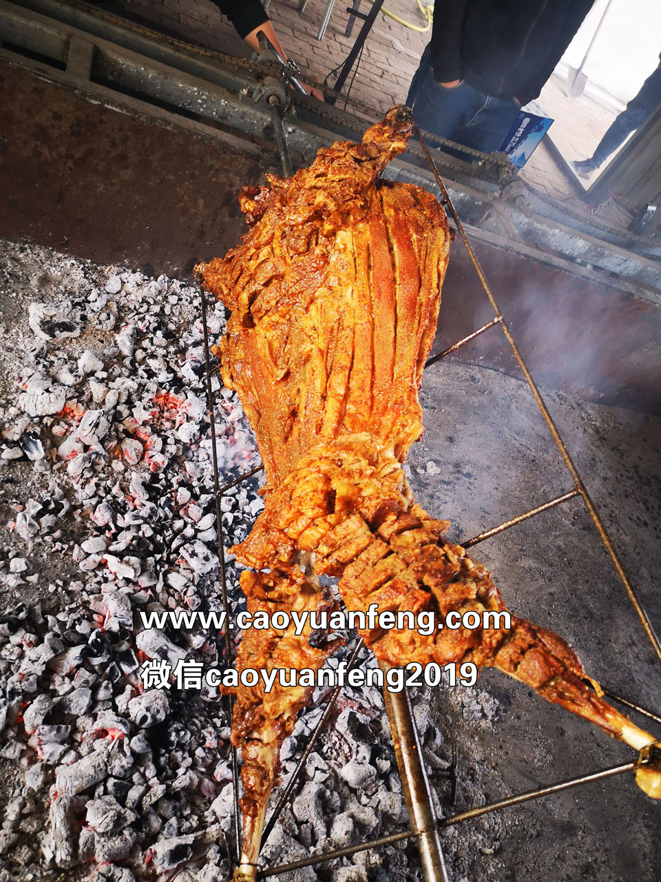 坝上烤全羊,坝上最具特色美食,烤全羊及制作方法